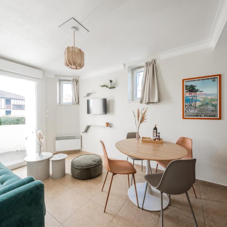 Résidence Château d'Acotz - Appartements avec piscine à 300m des Plages & Océan - Studio avec Balcon - 55