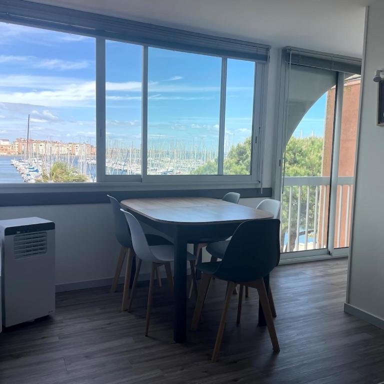 Gruissan Appartement Cosy Vue Port - Two-Bedroom Apartment - 12