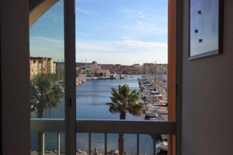 Gruissan Appartement Cosy Vue Port - Two-Bedroom Apartment - 16