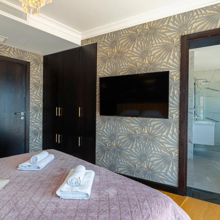 MonteLux Mansion - Villa - 40