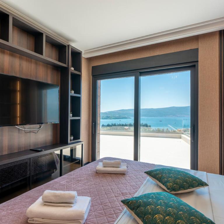 MonteLux Mansion - Villa - 46