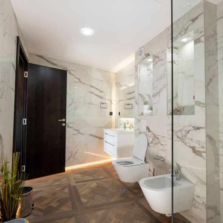 MonteLux Mansion - Villa - 56