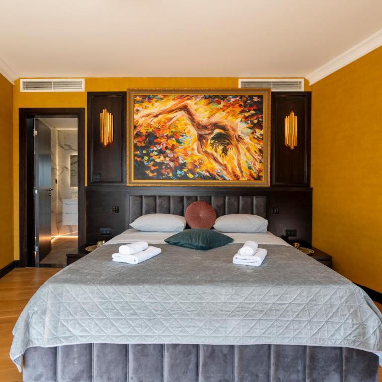 MonteLux Mansion - Villa - 53