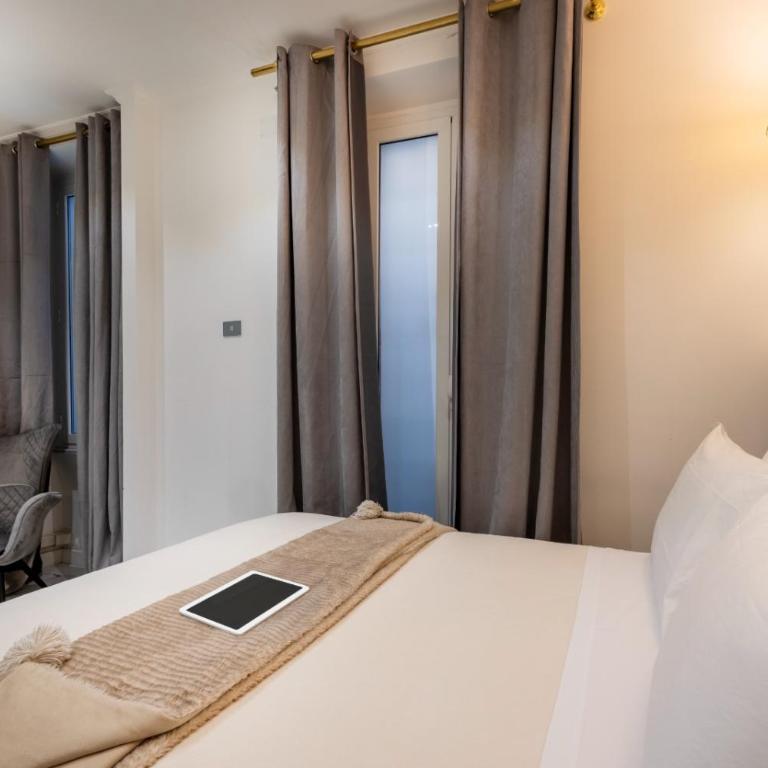 Daphne Suites - Camera Matrimoniale Deluxe - 7