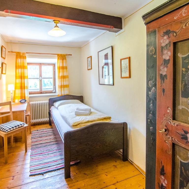 Berggasthof Butzn Wirt - Einzelzimmer mit eigenem externen Bad - 2