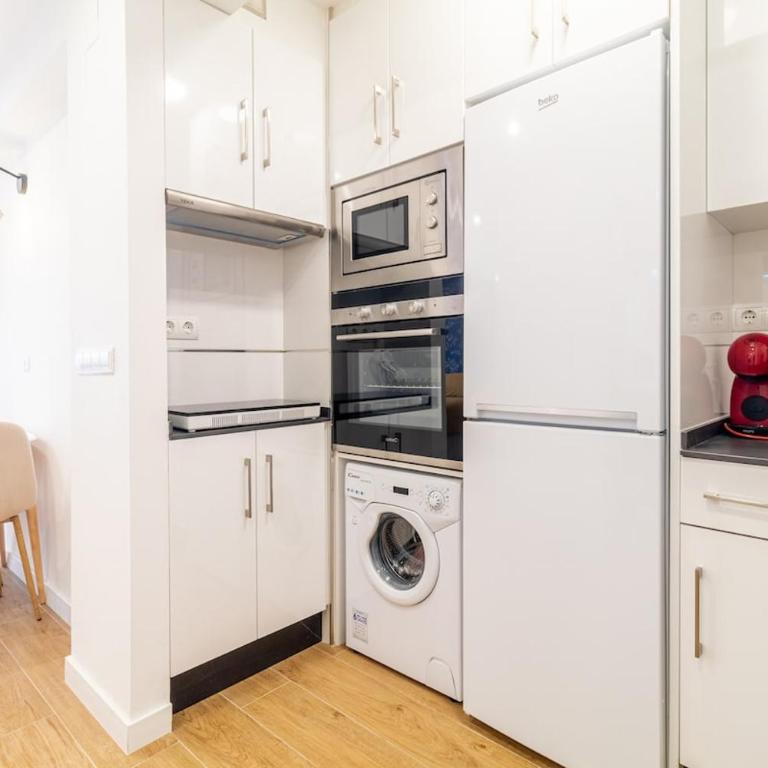 1st Line Beachfront with direct access to beach - One-Bedroom Apartment - 13