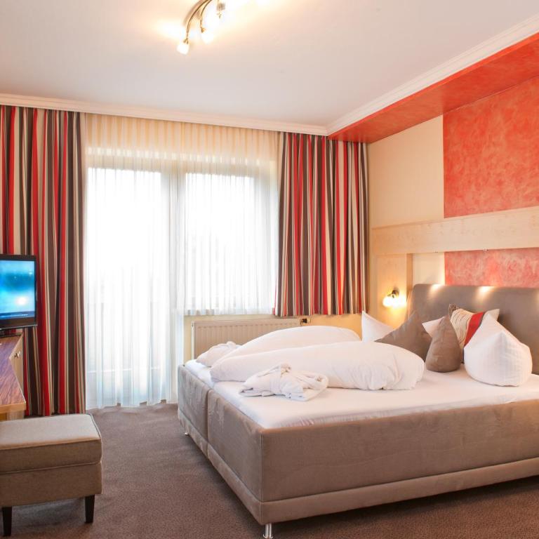 Sunny-Hill Frühstückshotel - Loipersdorf - Deluxe Doppelzimmer mit Balkon - 2