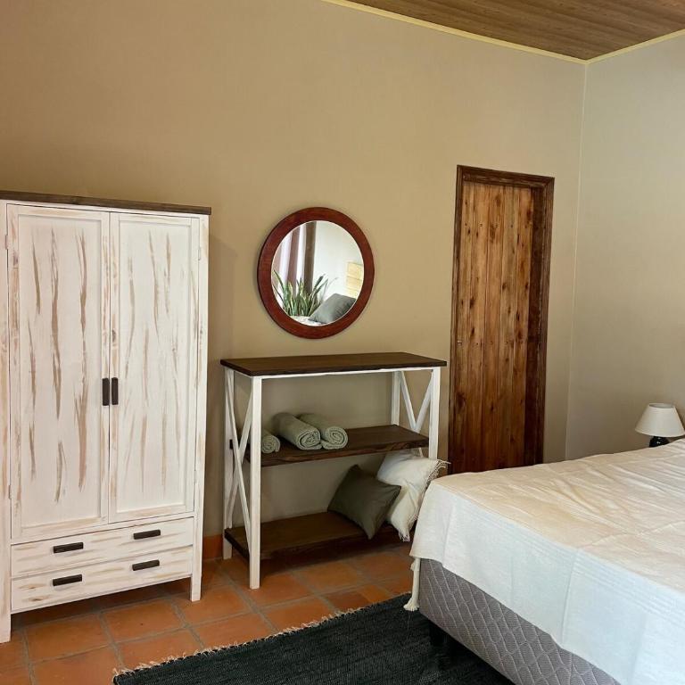 Colonial-style house - Two-Bedroom House - 12