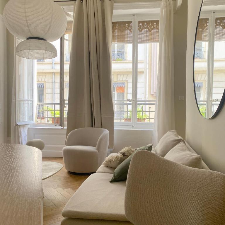 Appartement hausmannien au coeur du 7e - Appartement 1 Chambre - 1