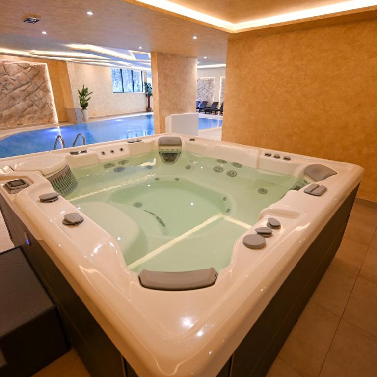 Retreat Apartments Wellness & Spa - Two-Bedroom Apartment with Balcony - 11