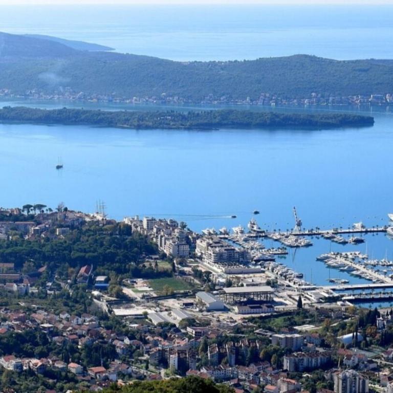 Valmere Apartment Tivat Sea View Free Parking - One-Bedroom Apartment - 65