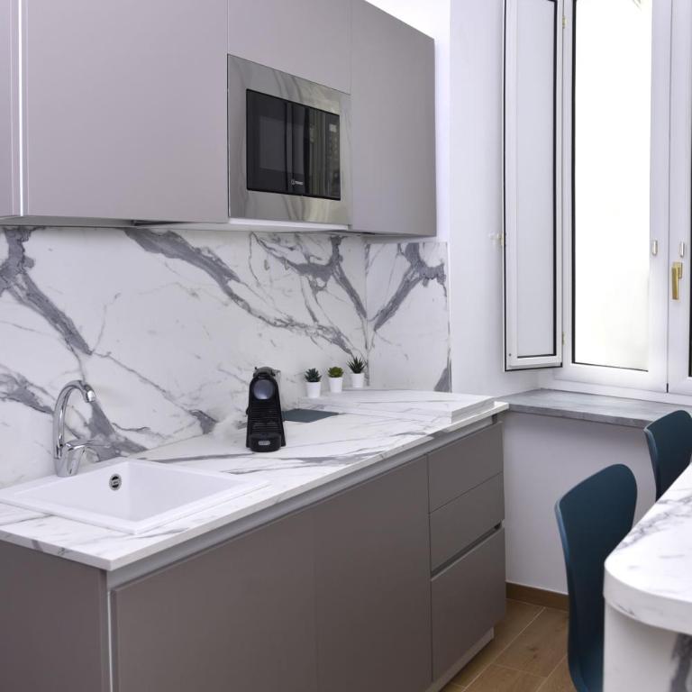 Rivieras House - Central Suites Naples - Camera Matrimoniale Superior - 10