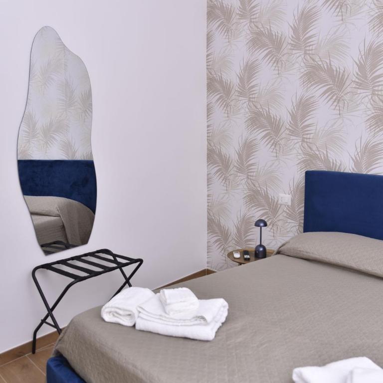 Rivieras House - Central Suites Naples - Camera Matrimoniale Deluxe - 3