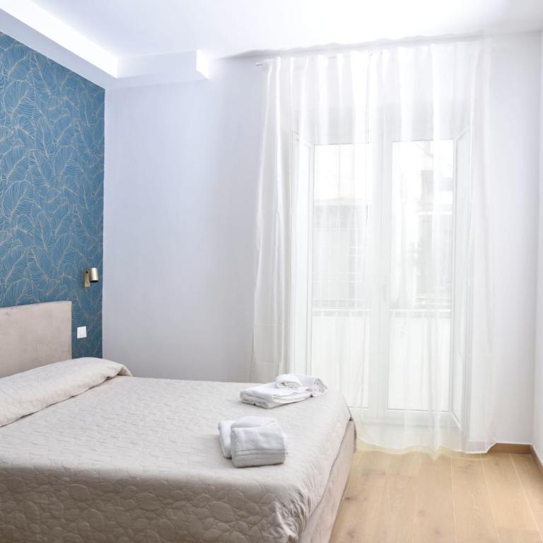 Rivieras House - Central Suites Naples - Camera Matrimoniale Deluxe - 11