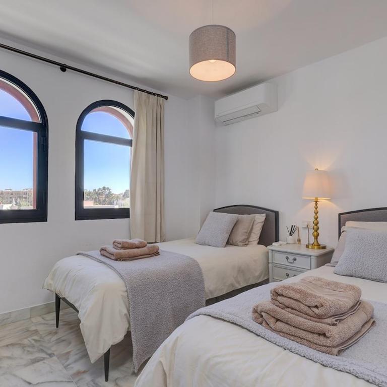 Three Bedroom Townhouse 100 meters from the Beach! - Casa de 3 dormitorios - 9