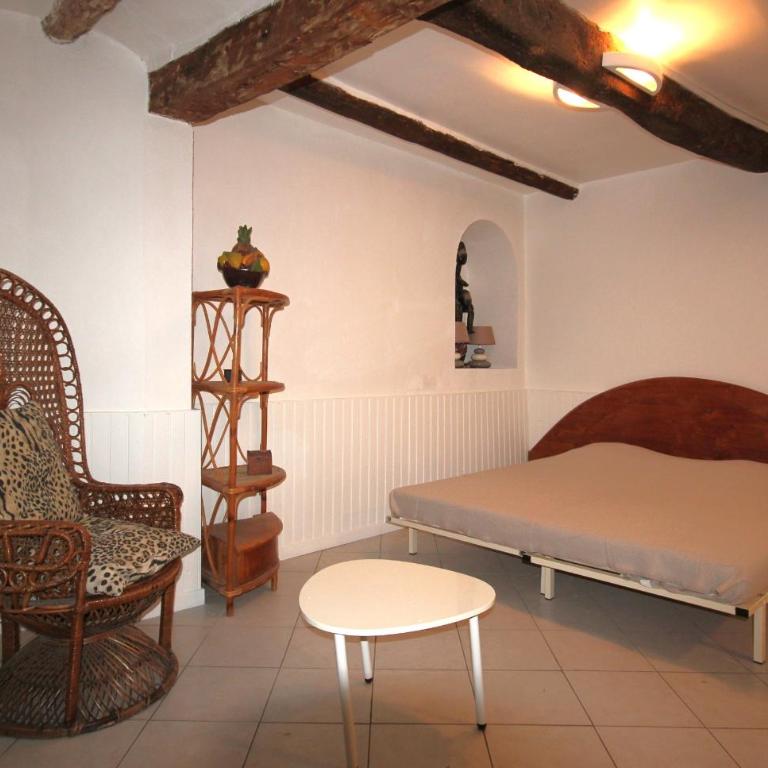 Égalité - One-Bedroom Apartment - 9