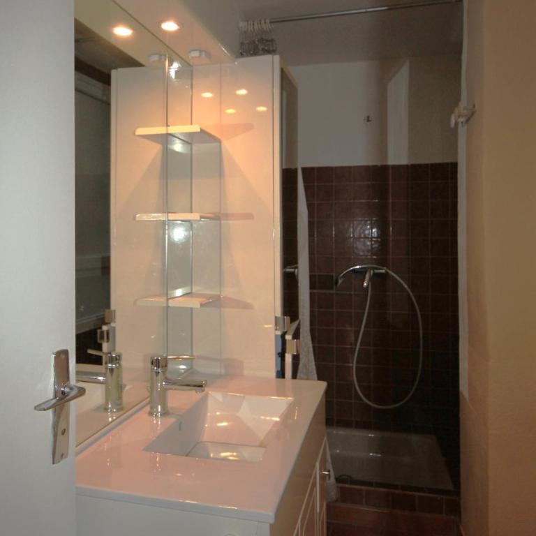 Égalité - One-Bedroom Apartment - 12