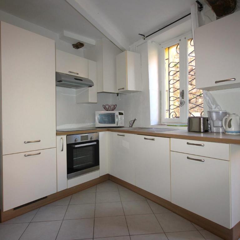 Égalité - One-Bedroom Apartment - 3