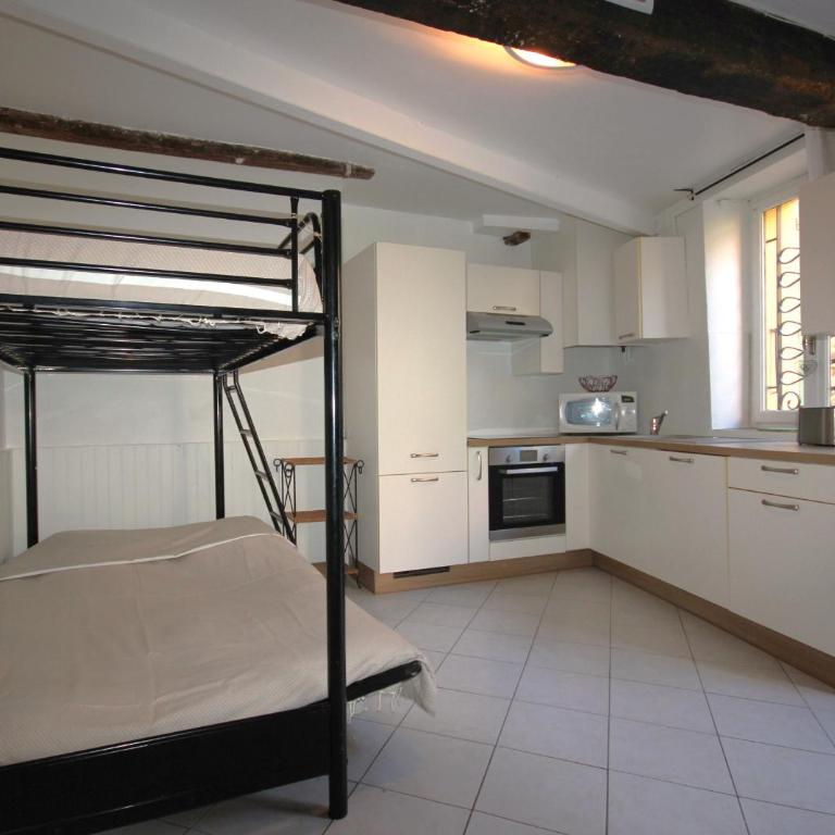 Égalité - One-Bedroom Apartment - 5
