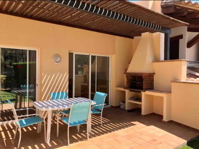 Nice house and pool by the golf course and close to the sea! - Casa de 2 dormitorios - 32