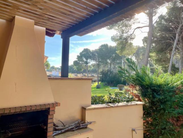 Nice house and pool by the golf course and close to the sea! - Casa de 2 dormitorios - 33
