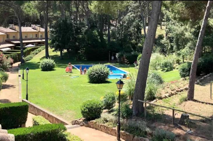 Nice house and pool by the golf course and close to the sea! - Casa de 2 dormitorios - 44