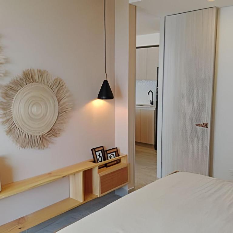 Dominique - One-Bedroom Apartment with View - 6