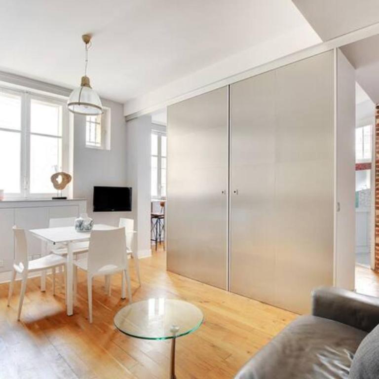 Elegant 2 pièces moderne - rue du Colisée - One-Bedroom Apartment - 1