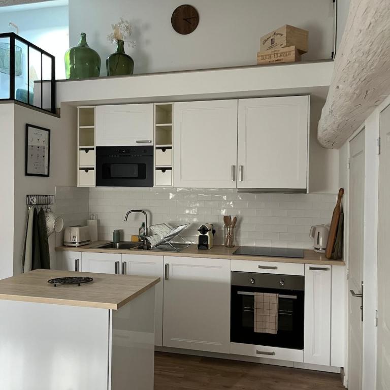 Appartement LAISSAC - CENTRE VILLE - WIFI - One-Bedroom Apartment - 7