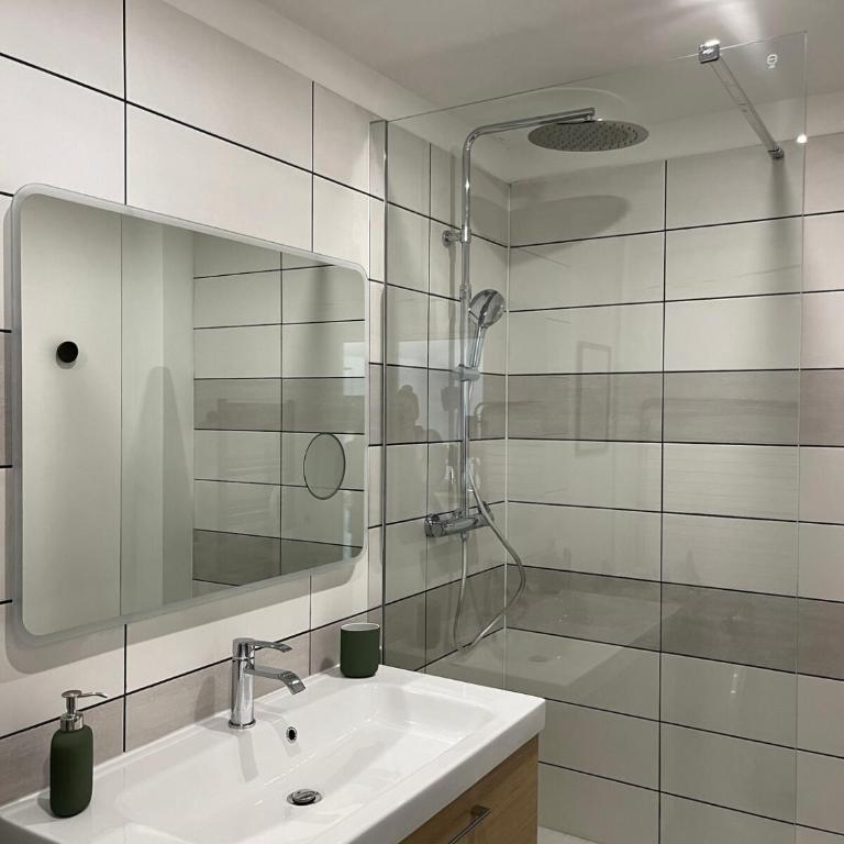 Appartement LAISSAC - CENTRE VILLE - WIFI - One-Bedroom Apartment - 24
