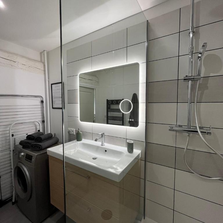 Appartement LAISSAC - CENTRE VILLE - WIFI - One-Bedroom Apartment - 25