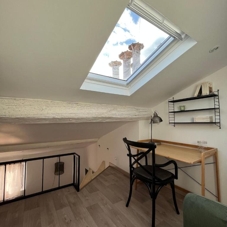Appartement LAISSAC - CENTRE VILLE - WIFI - One-Bedroom Apartment - 30