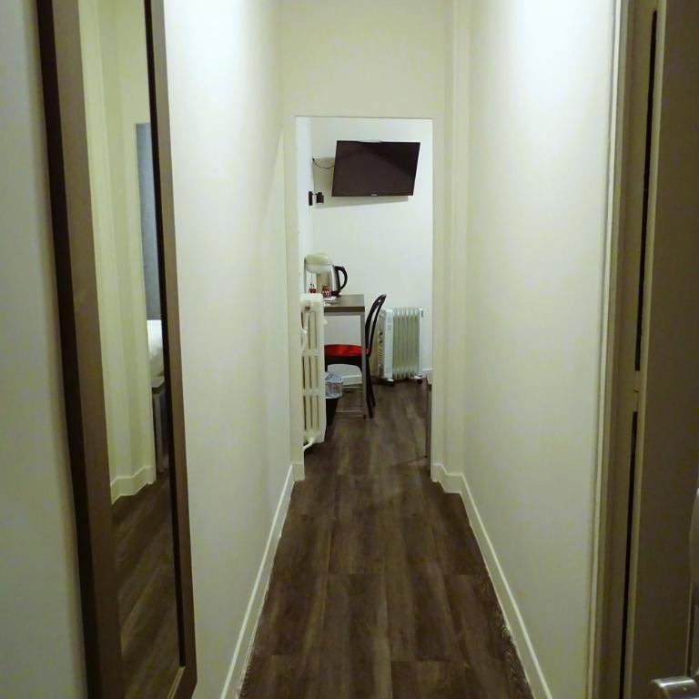 Hipotel Paris Voltaire Bastille - Chambre Lits Jumeaux - 15