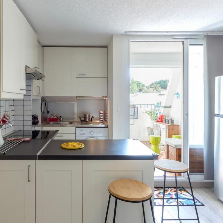 Chez Hélène - Charmant deux pièces climatisé avec parking privé - Appartamento con 1 Camera da Letto - 10