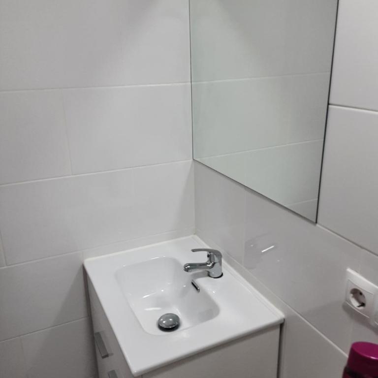 precioso apartamento moderno cerca del carrefour rosaleda - Deluxe Queen Room - 21