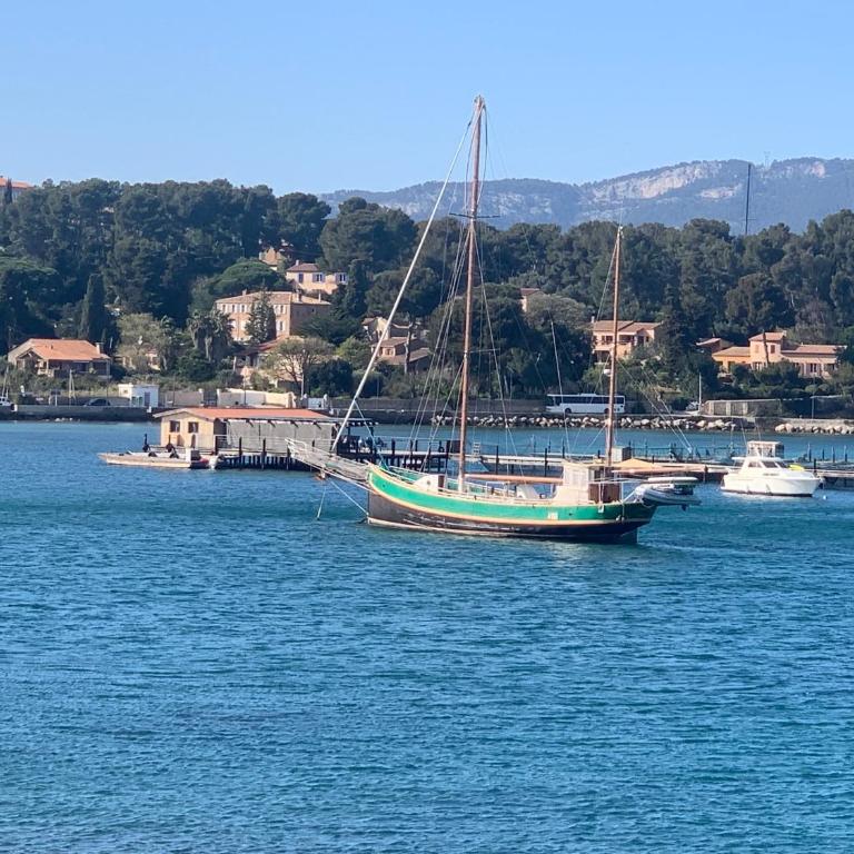 Studio calme 4 personnes 600 m de la plage sur la presqu'île de St mandrier proche toulon - Apartamento de 1 dormitorio - 24