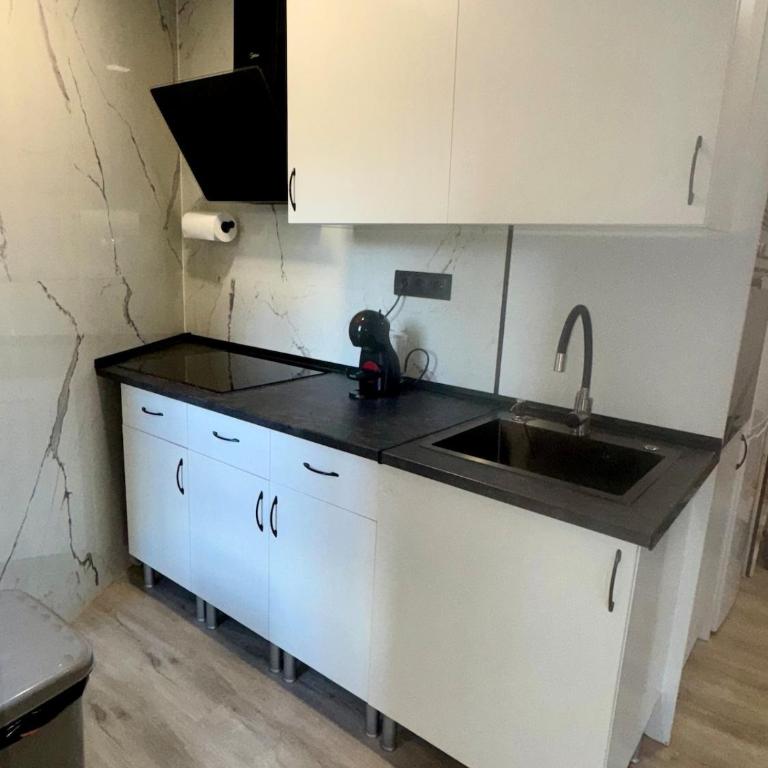 Apartamento cuatro habitaciones a 15 minutos del centro de Madrid - Apartment - 22