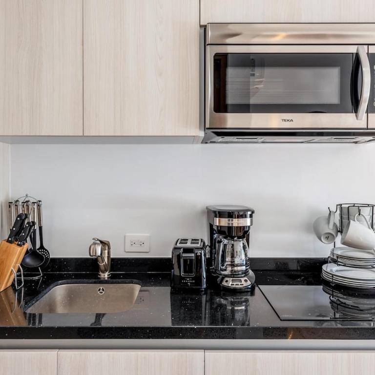 Modern & Cozy Studio with Rooftop Pool & Gym - Apartamento Estudio con balcón - 26