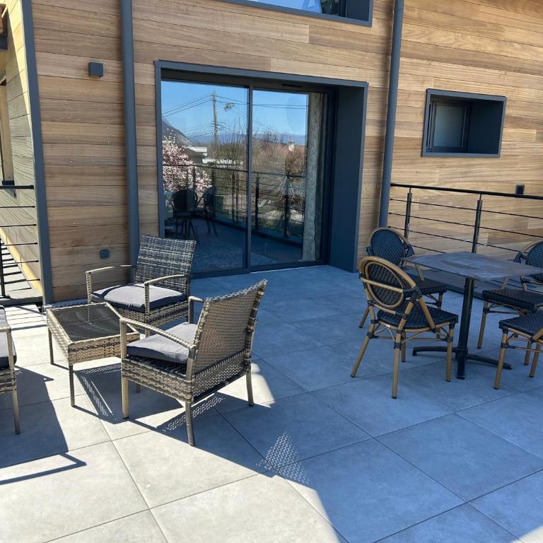Villa Altitude 587 - Appartement 2 Chambres de Luxe avec Terrasse - 25