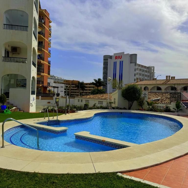 Terraza y vistas en Carihuela Erisa 2 a 100 metros de la playa - Apartamento de 2 dormitorios - 37