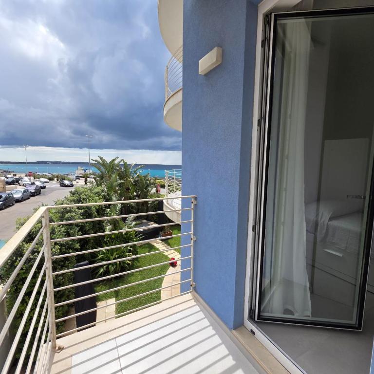 Appartamento Angolo Blu Fronte Mare - Two-Bedroom Apartment - 41
