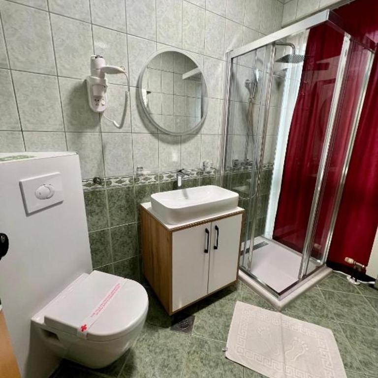 Hotel Brkić Sarajevo Airport - Free Parking - Dvokrevetna Soba sa Zasebnim Krevetom i Sopstvenim Kupatilom - 2