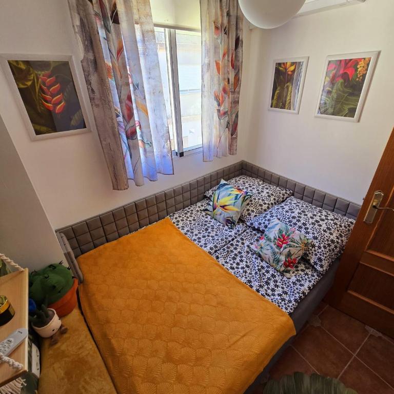 Holiday House - Casa de Monica - Four-Bedroom House - 31