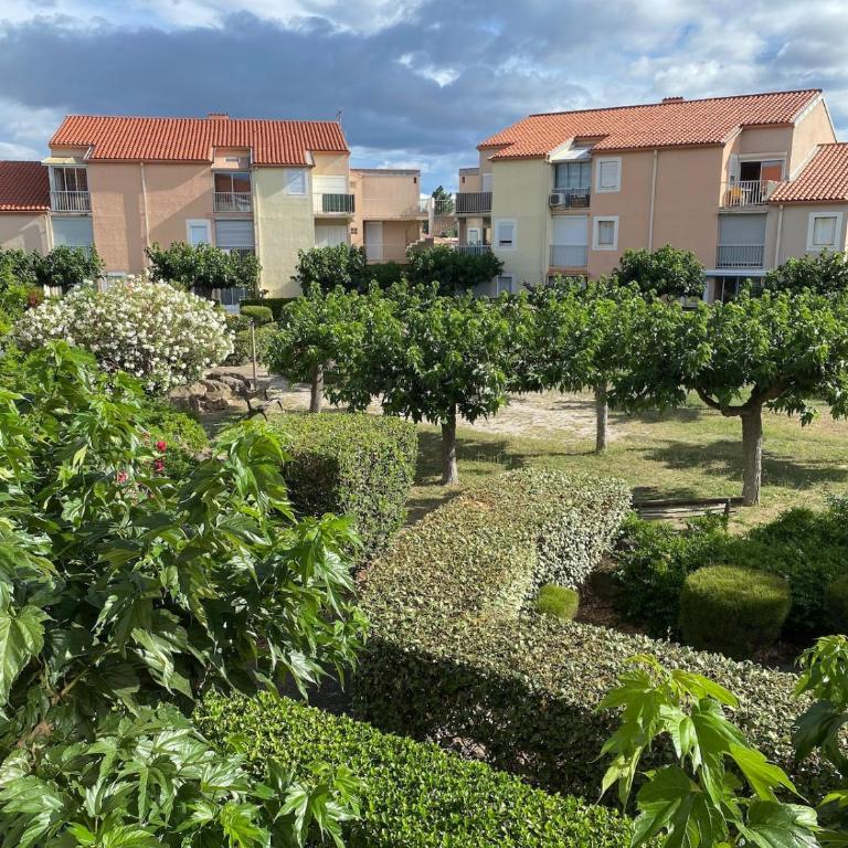 Appartement neuf à 100m de la plage - Appartement - 25