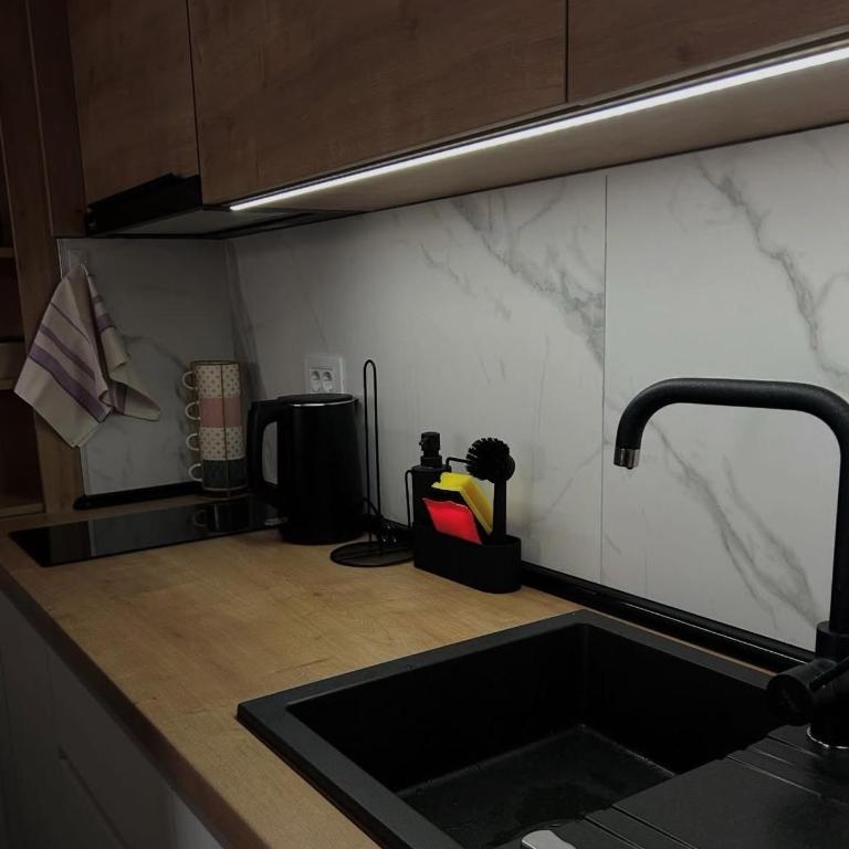 Studio Serena - Studio Apartment with Balcony - 3