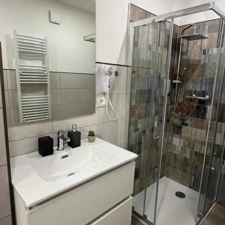Tiburtina Urban Rooms - Camera Matrimoniale con Bagno Privato - 20