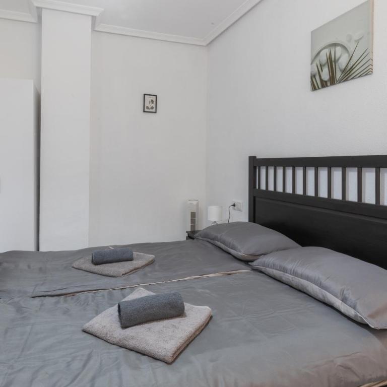 2-bedroom apartment - close to beaches and center - Two-Bedroom Apartment - 21