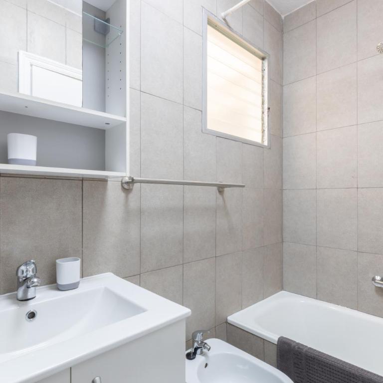 2-bedroom apartment - close to beaches and center - Two-Bedroom Apartment - 33