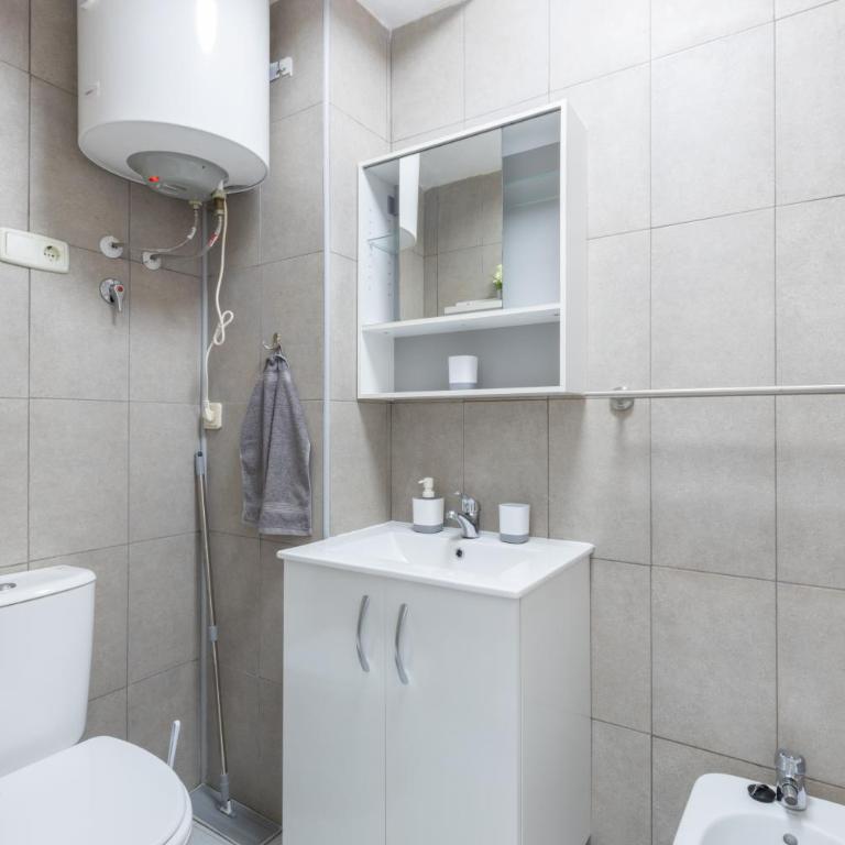 2-bedroom apartment - close to beaches and center - Two-Bedroom Apartment - 36