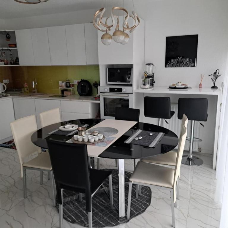 AM Una Lux House - Villa - 9